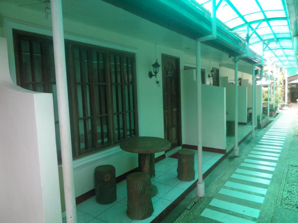D'Lucky Garden Inn & Suites Tiniguiban エクステリア 写真