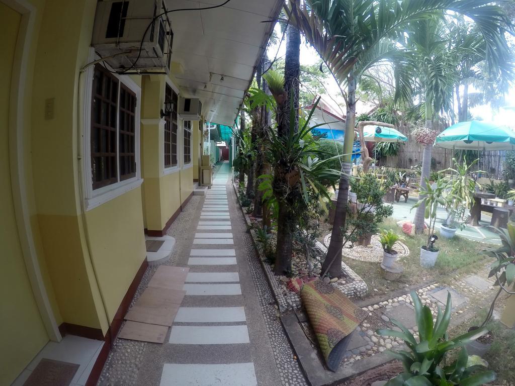 D'Lucky Garden Inn & Suites Tiniguiban エクステリア 写真