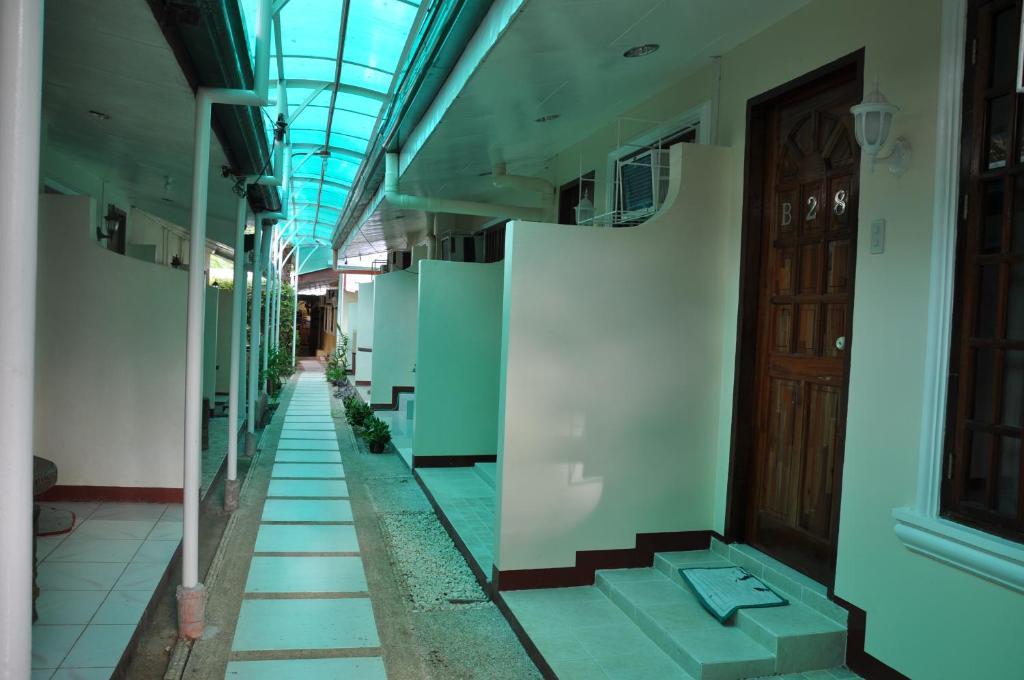 D'Lucky Garden Inn & Suites Tiniguiban エクステリア 写真