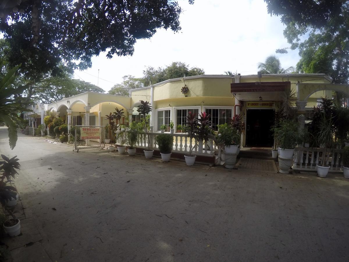 D'Lucky Garden Inn & Suites Tiniguiban エクステリア 写真