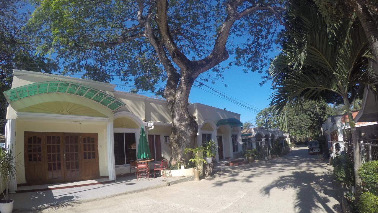 D'Lucky Garden Inn & Suites Tiniguiban エクステリア 写真