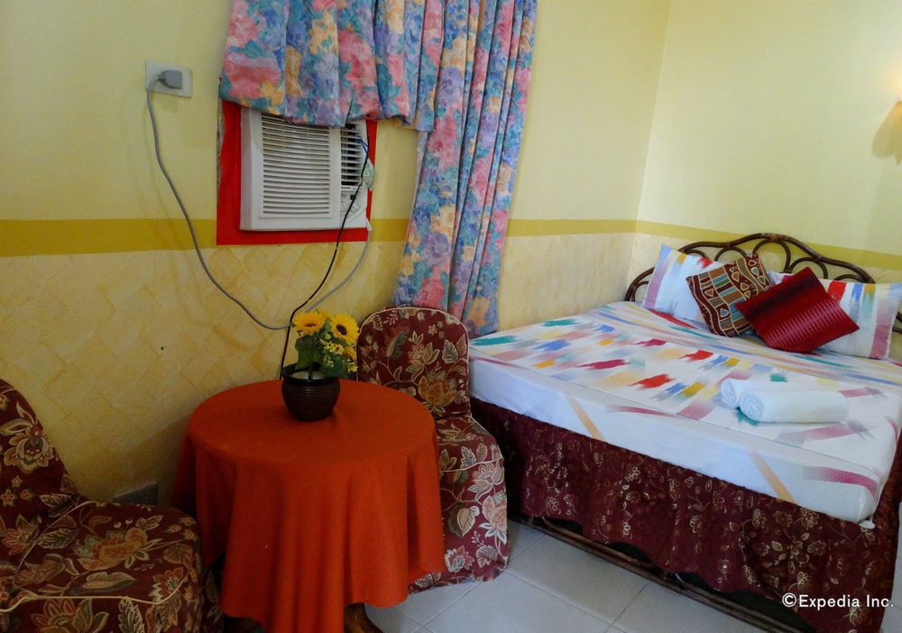 D'Lucky Garden Inn & Suites Tiniguiban エクステリア 写真