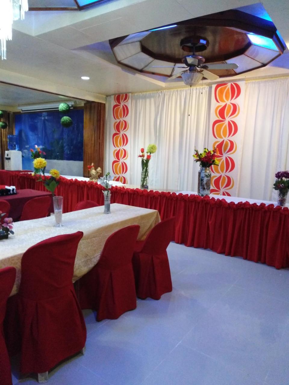 D'Lucky Garden Inn & Suites Tiniguiban エクステリア 写真